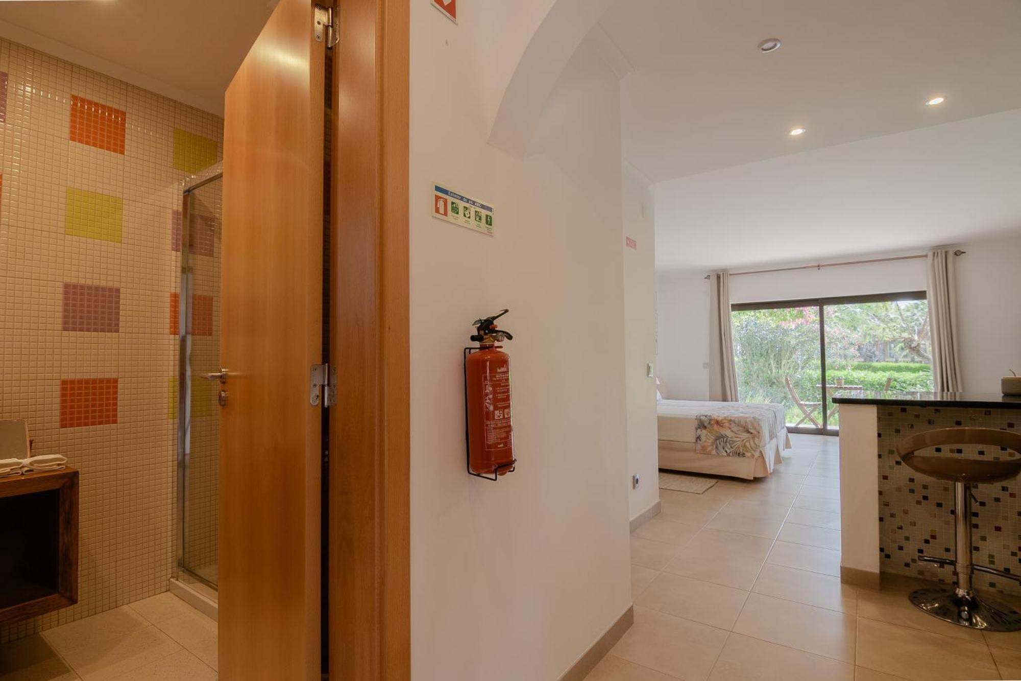Coastal Retreat With Pool And Beach Access By Drago Rentals Albufeira Bagian luar foto